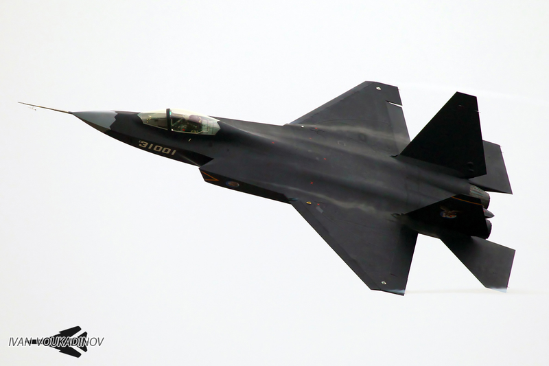 Illustration for article titled Amazing Photos Of China's Newest Stealth Jet Show Growing Air Might